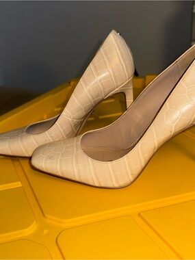 Sam Edelman square toe heels